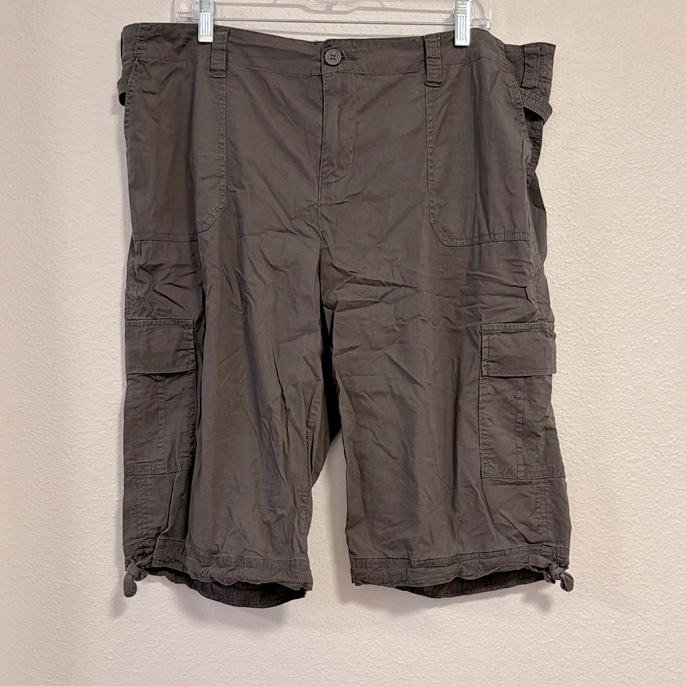 Angel Kiss Gray Cargo Shorts, size 18 - Picture 2 of 11